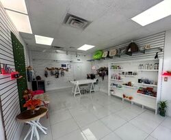 The Glades (D16), Retail #570492201